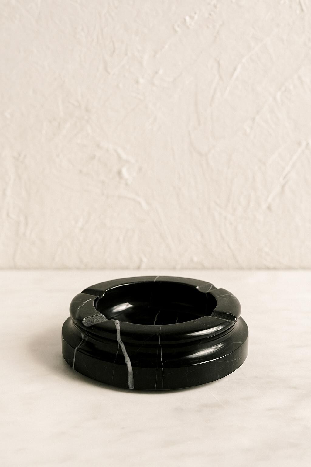 Toros Siyahı Mermer Küllük